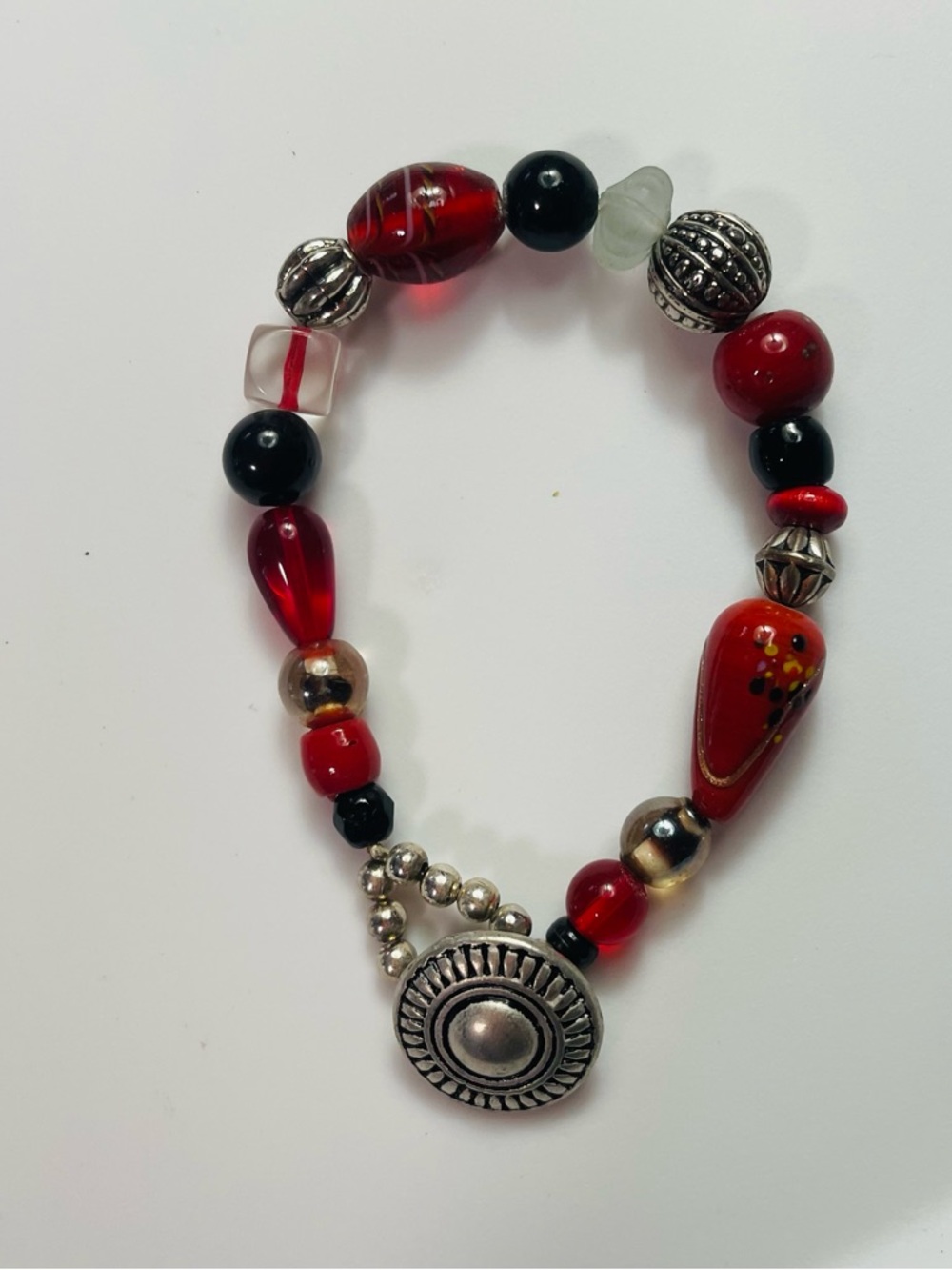 Vintage 90s Hand Crafted Red and Black Beaded Bracelet with Silver Accents